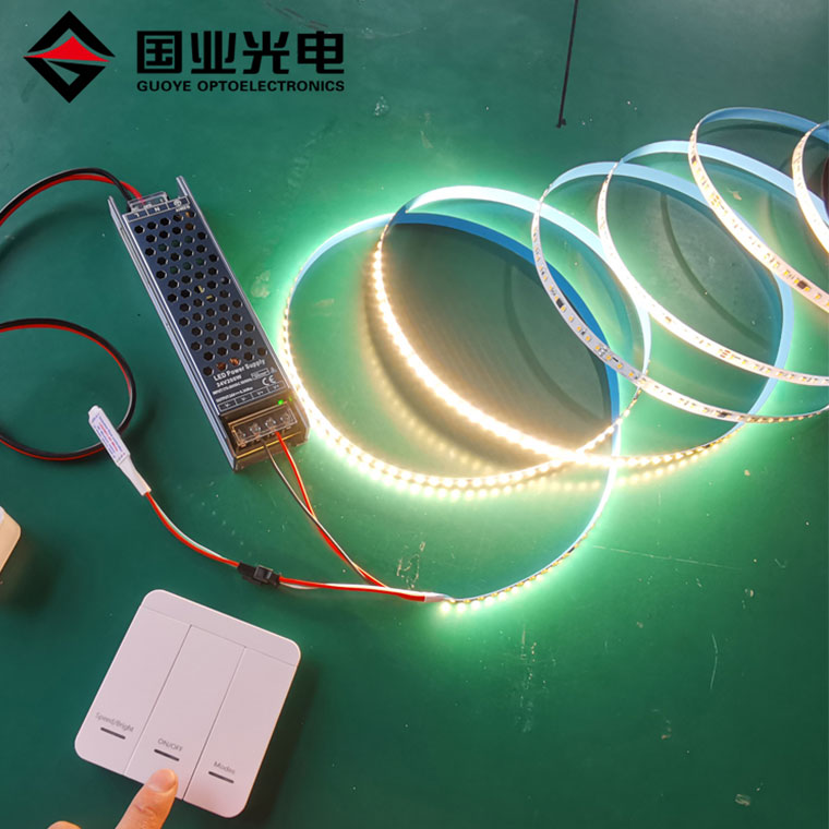 Dải đèn led đuổi màu